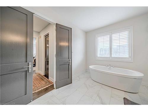 3096 Daniel Way Way, Oakville, ON - Indoor Photo Showing Bathroom