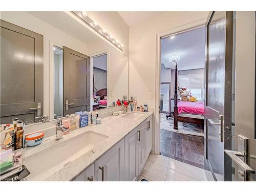 3096 Daniel Way Way, Oakville, ON - Indoor Photo Showing Bathroom