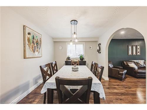 477 Queen Victoria Drive, Hamilton, ON - Indoor Photo Showing Dining Room