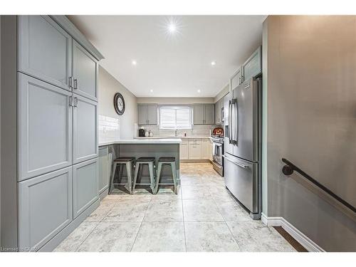 477 Queen Victoria Drive, Hamilton, ON - Indoor Photo Showing Kitchen