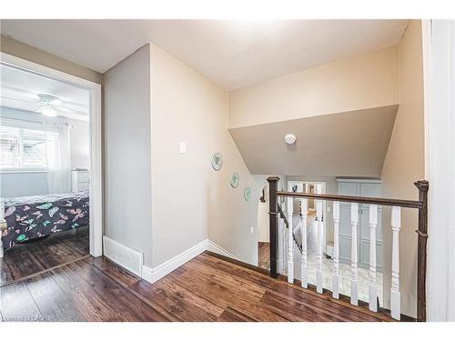 477 Queen Victoria Drive, Hamilton, ON - Indoor Photo Showing Other Room