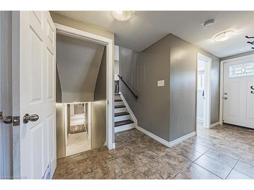 477 Queen Victoria Drive, Hamilton, ON - Indoor Photo Showing Other Room