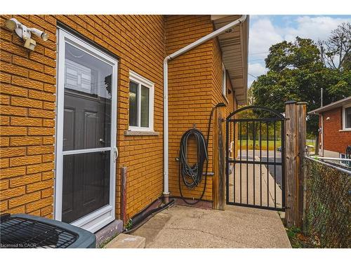 477 Queen Victoria Drive, Hamilton, ON - Outdoor With Exterior