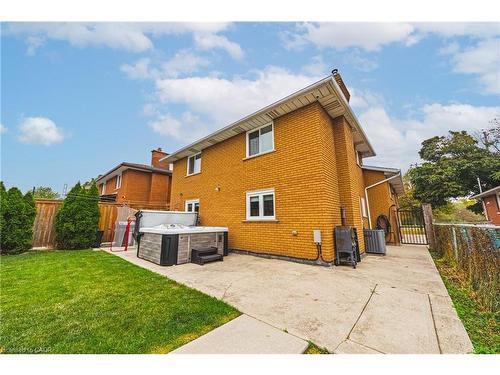 477 Queen Victoria Drive, Hamilton, ON - Outdoor With Exterior