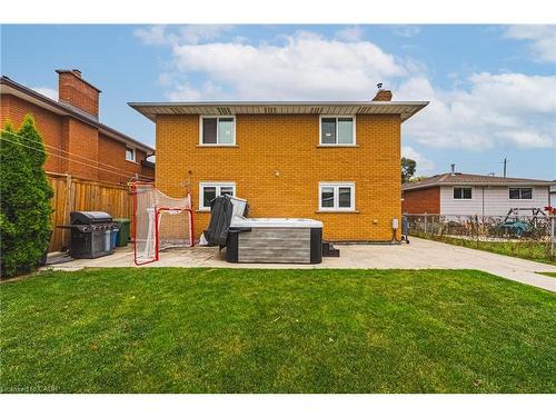 477 Queen Victoria Drive, Hamilton, ON - Outdoor With Exterior