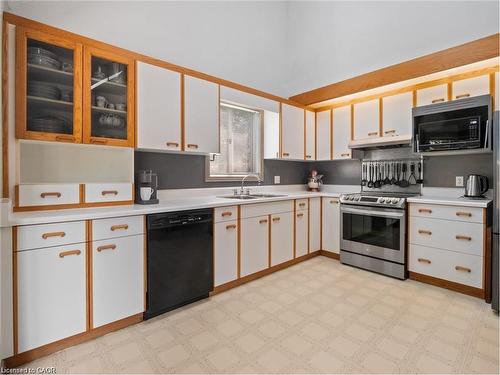 106 Spruceside Crescent, Pelham, ON - Indoor Photo Showing Kitchen