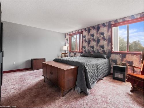 106 Spruceside Crescent, Pelham, ON - Indoor Photo Showing Bedroom