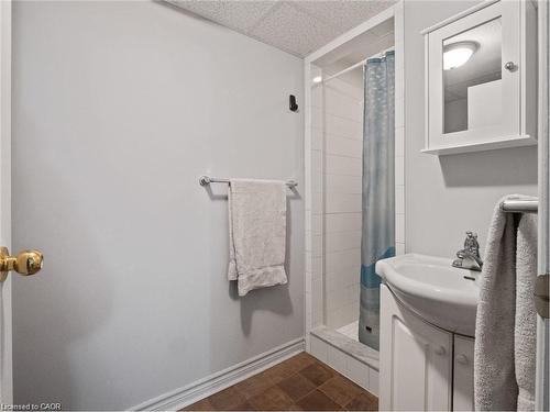 106 Spruceside Crescent, Pelham, ON - Indoor Photo Showing Bathroom