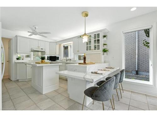 1104 Crofton Way, Burlington, ON - Indoor Photo Showing Kitchen