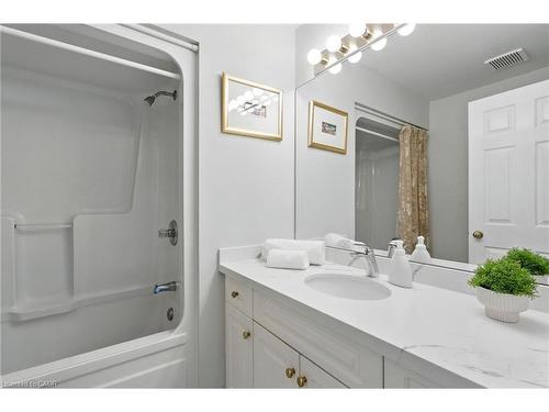 1104 Crofton Way, Burlington, ON - Indoor Photo Showing Bathroom
