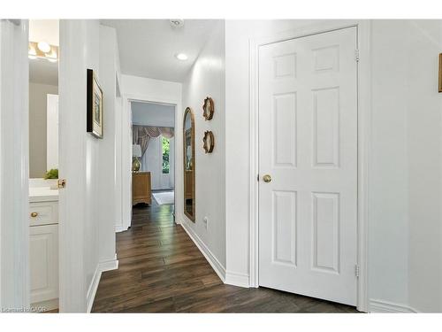 1104 Crofton Way, Burlington, ON - Indoor Photo Showing Other Room