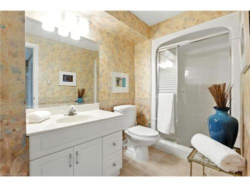 1104 Crofton Way, Burlington, ON - Indoor Photo Showing Bathroom