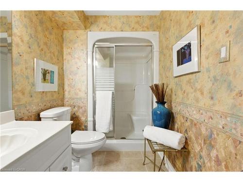 1104 Crofton Way, Burlington, ON - Indoor Photo Showing Bathroom