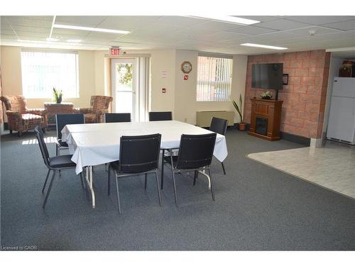 705-5 Mill Pond Court, Simcoe, ON - Indoor Photo Showing Dining Room