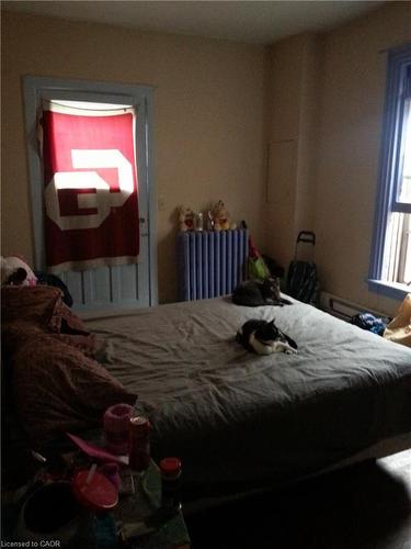 59 Victoria Avenue N, Hamilton, ON - Indoor Photo Showing Bedroom