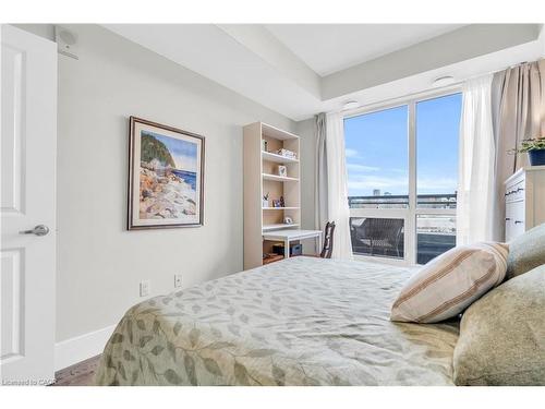 412-155 St. Leger Street, Kitchener, ON - Indoor Photo Showing Bedroom