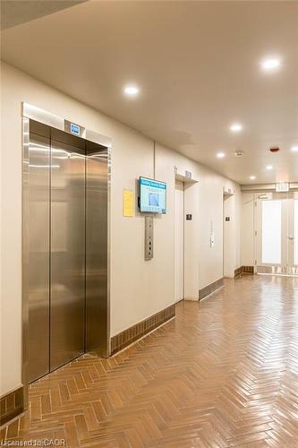 712-66 Bay Street S, Hamilton, ON - Indoor