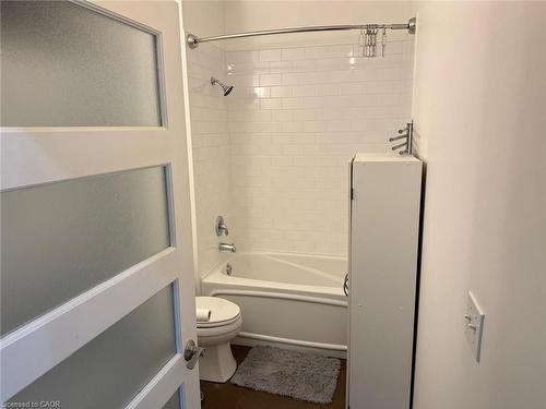712-66 Bay Street S, Hamilton, ON - Indoor Photo Showing Bathroom