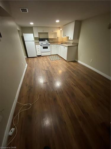 70 Belview Avenue, Hamilton, ON - Indoor Photo Showing Kitchen