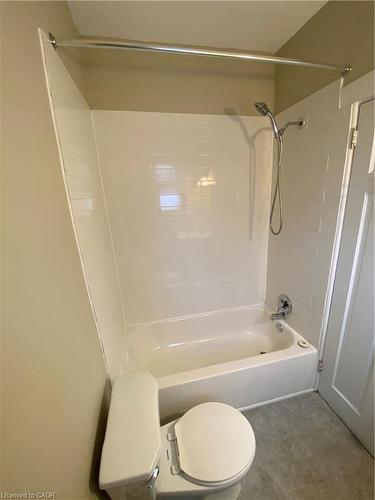 70 Belview Avenue, Hamilton, ON - Indoor Photo Showing Bathroom