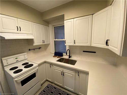 70 Belview Avenue, Hamilton, ON - Indoor Photo Showing Kitchen