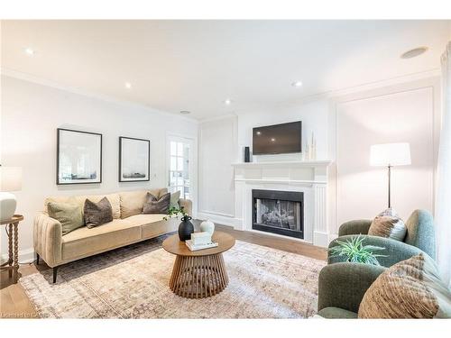 6618 Carriage Trail, Burlington, ON - Indoor Photo Showing Living Room With Fireplace