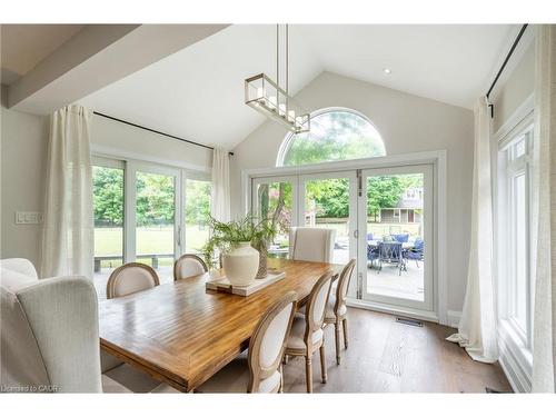 6618 Carriage Trail, Burlington, ON - Indoor Photo Showing Dining Room