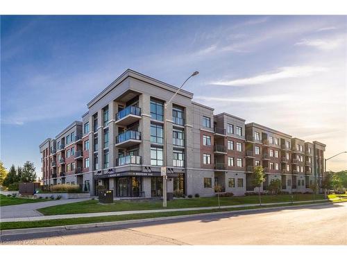 426-1 Redfern Avenue  Hamilton, ON L9C 0E6