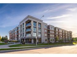 426-1 Redfern Avenue  Hamilton, ON L9C 0E6