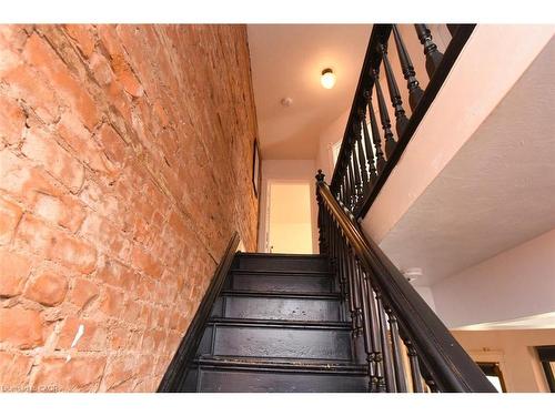 150 Victoria Avenue N, Hamilton, ON - Indoor Photo Showing Other Room