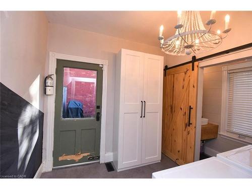 150 Victoria Avenue N, Hamilton, ON - Indoor