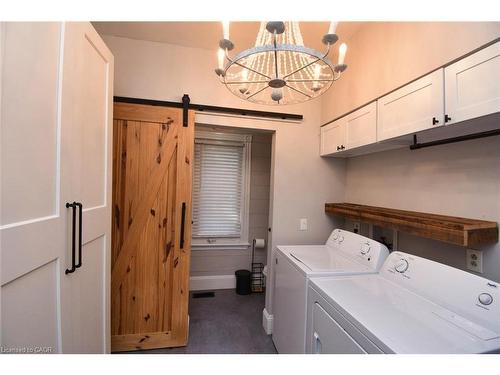 150 Victoria Avenue N, Hamilton, ON - Indoor Photo Showing Laundry Room