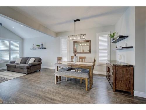 305 Thornhill Place, Waterloo, ON - Indoor