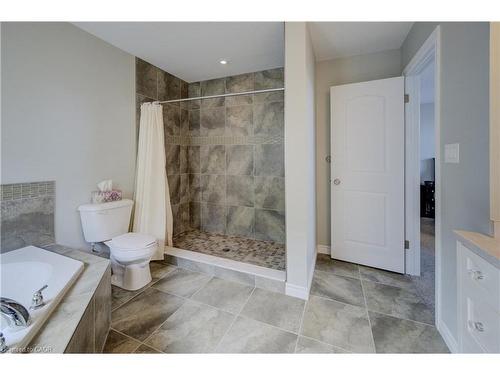 305 Thornhill Place, Waterloo, ON - Indoor Photo Showing Bathroom
