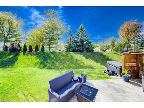 305 Thornhill Place, Waterloo, ON - Outdoor