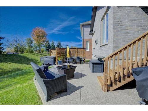 305 Thornhill Place, Waterloo, ON - Outdoor