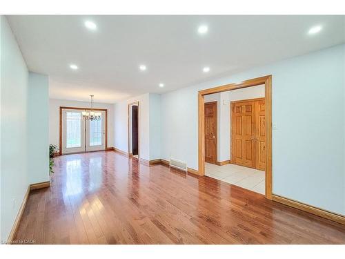 535 Upper Horning Road, Hamilton, ON - Indoor Photo Showing Other Room