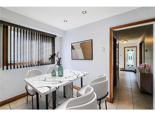 535 Upper Horning Road, Hamilton, ON - Indoor Photo Showing Dining Room