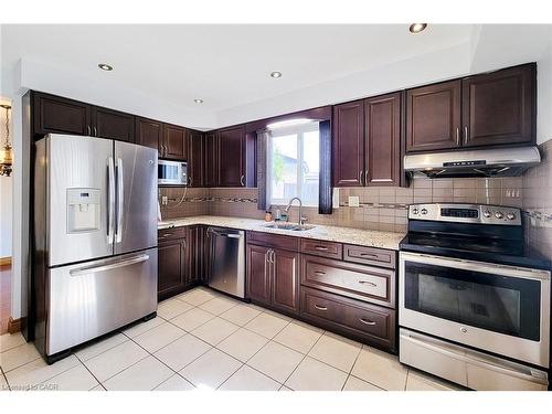 535 Upper Horning Road, Hamilton, ON - Indoor Photo Showing Kitchen With Double Sink
