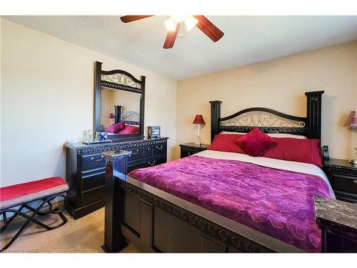 535 Upper Horning Road, Hamilton, ON - Indoor Photo Showing Bedroom