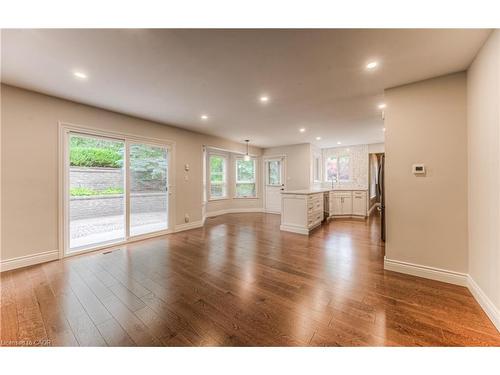 2 Morningview Place, Kitchener, ON - Indoor Photo Showing Living Room