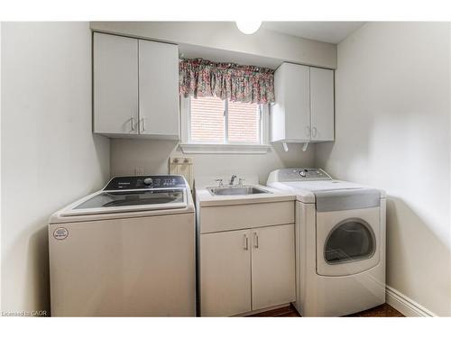2 Morningview Place, Kitchener, ON - Indoor Photo Showing Laundry Room