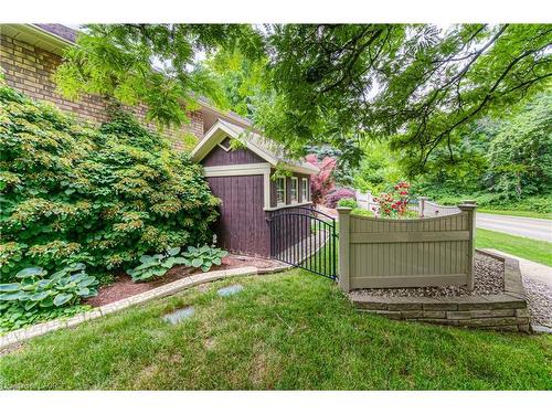 2 Morningview Place, Kitchener, ON - Outdoor