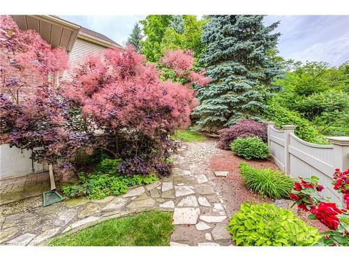 2 Morningview Place, Kitchener, ON - Outdoor