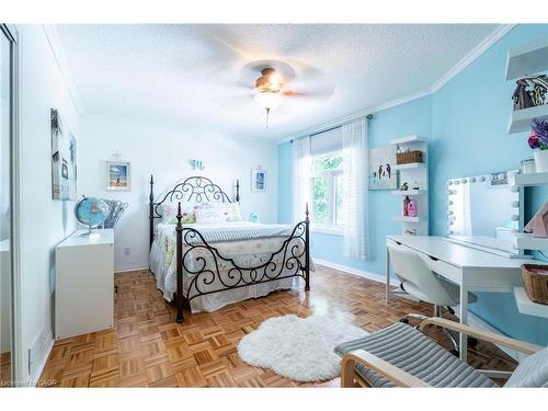 994030 Mono Adjala Townline, Mono, ON - Indoor Photo Showing Bedroom
