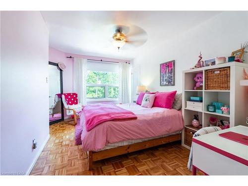 994030 Mono Adjala Townline, Mono, ON - Indoor Photo Showing Bedroom