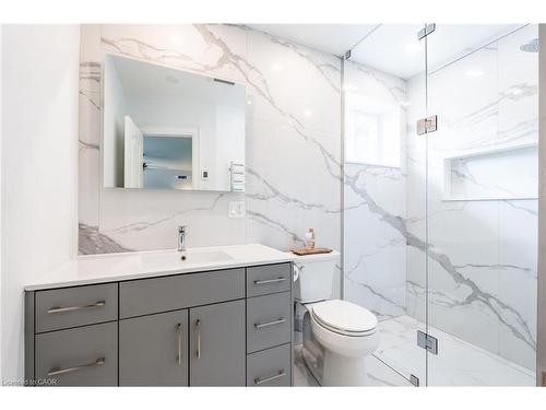 994030 Mono Adjala Townline, Mono, ON - Indoor Photo Showing Bathroom