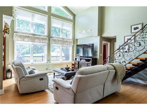 994030 Mono Adjala Townline, Mono, ON - Indoor Photo Showing Living Room