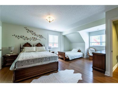 994030 Mono Adjala Townline, Mono, ON - Indoor Photo Showing Bedroom
