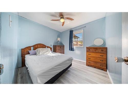 52 Ridgewood Drive, Turkey Point, ON - Indoor Photo Showing Bedroom